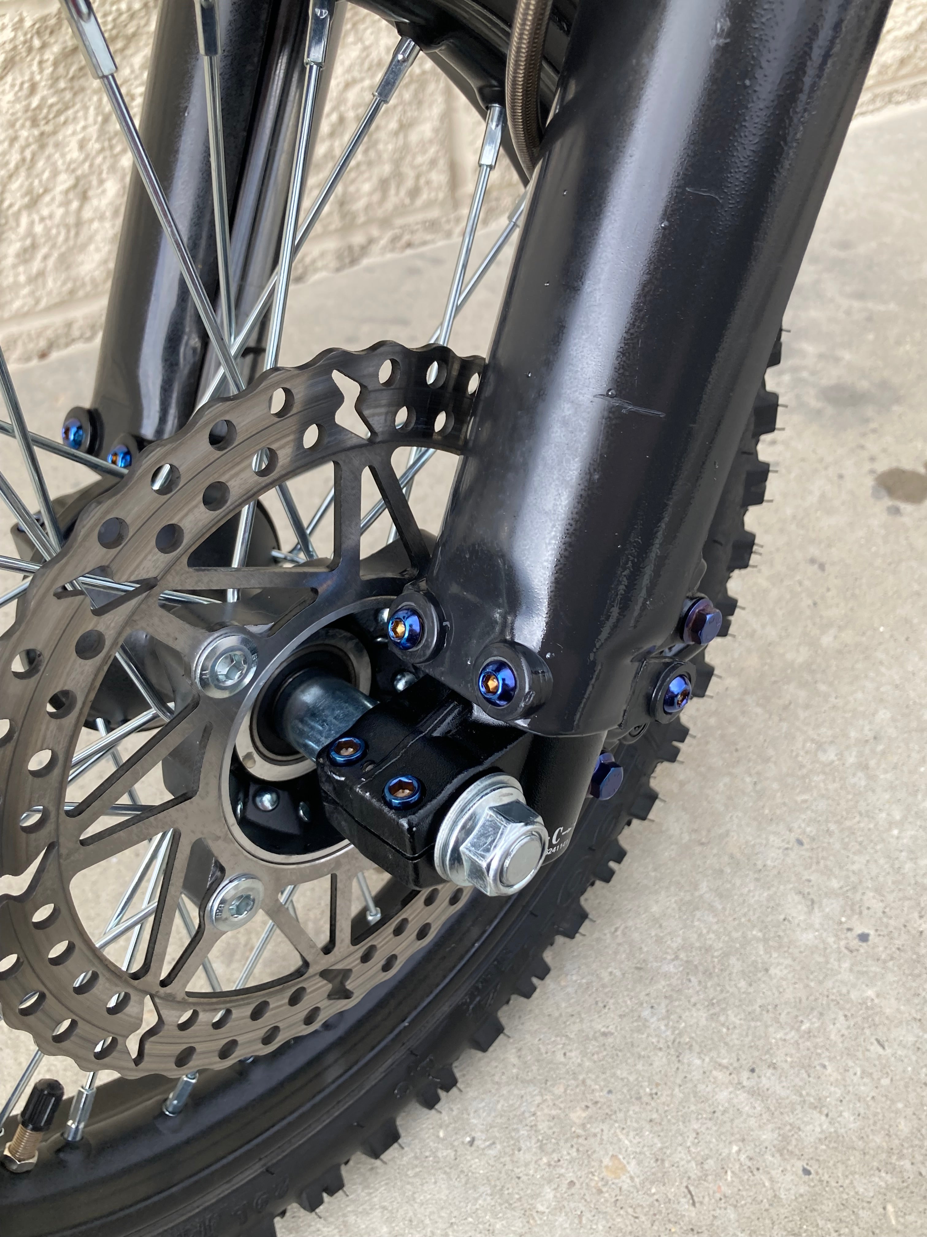RTR fork guard titanium